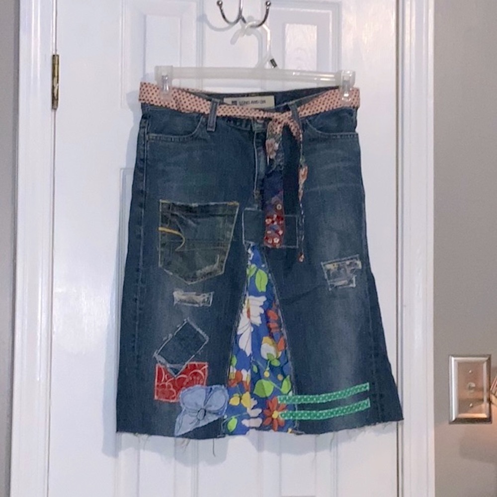 OOAK Upcycled Boho Gap Patchwork Miniskirt Sz 6 - Picture 2 of 4